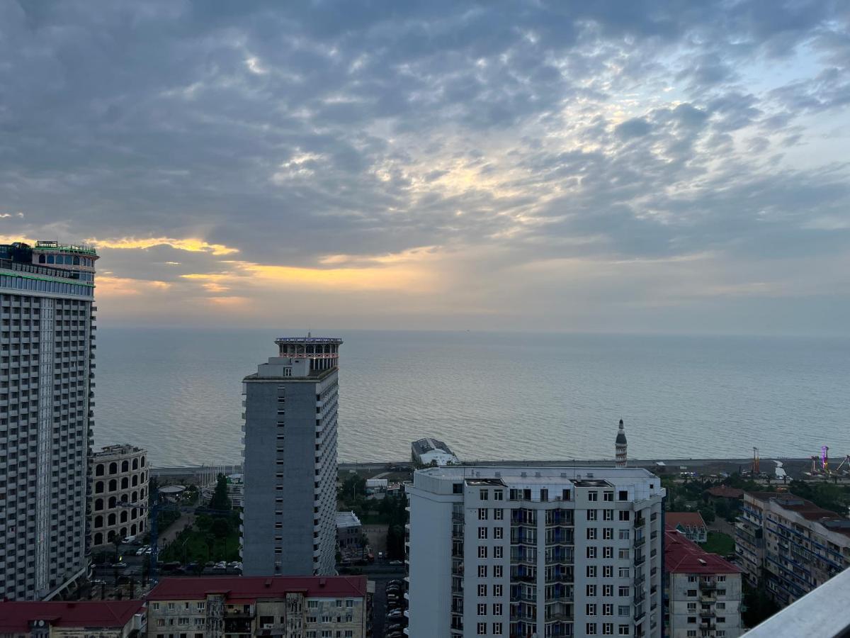 27 Floor Apartments Batumi Exterior photo