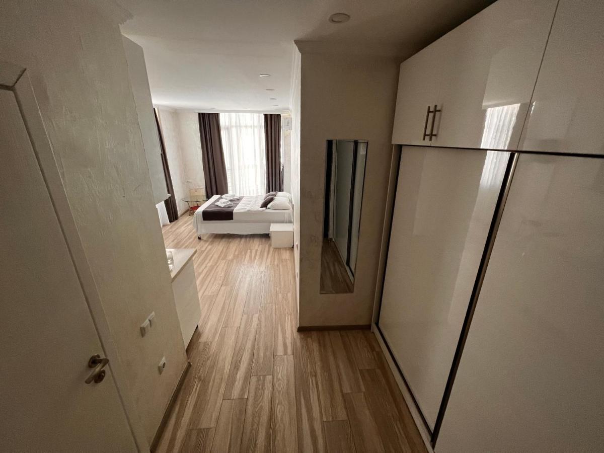 27 Floor Apartments Batumi Exterior photo